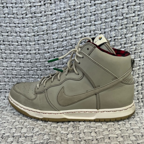 Nike Dunk Ultra High Top Mens Sz 8.5 Waterproof Grey Sail Red Plaid - Picture 3 of 12